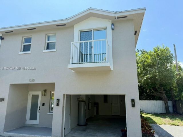 Продажа дома по адресу 1035 NW 2nd Ave - фото 7483154