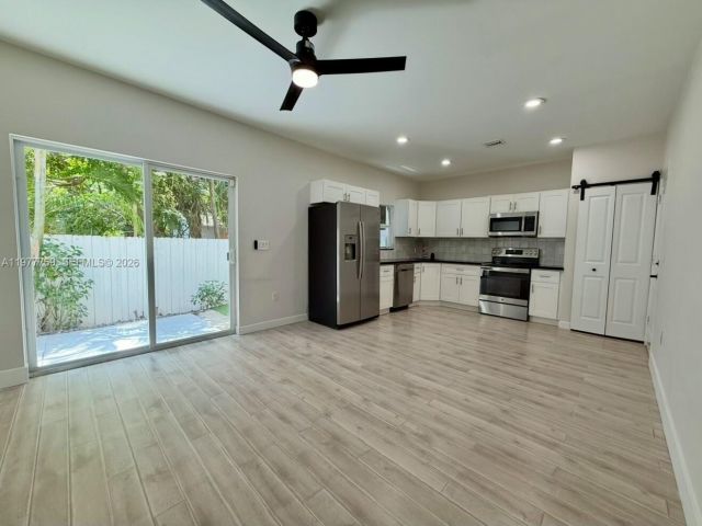 Продажа дома по адресу 1035 NW 2nd Ave - фото 7483161