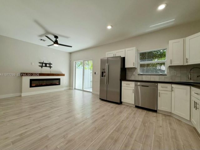 Продажа дома по адресу 1035 NW 2nd Ave - фото 7483162