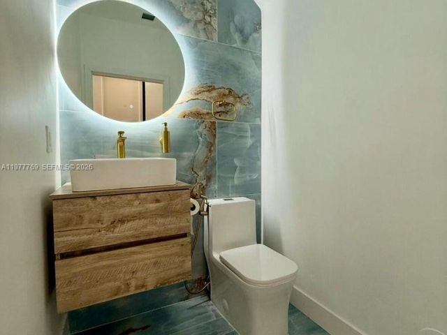 Продажа дома по адресу 1035 NW 2nd Ave - фото 7483165