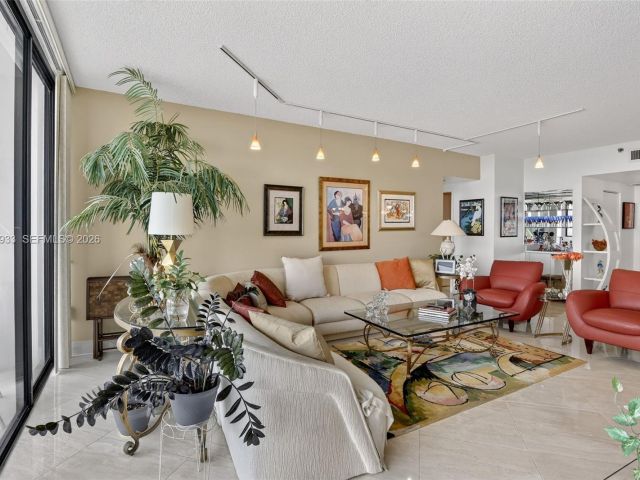 Продажа квартиры #2403 - фото 7503105