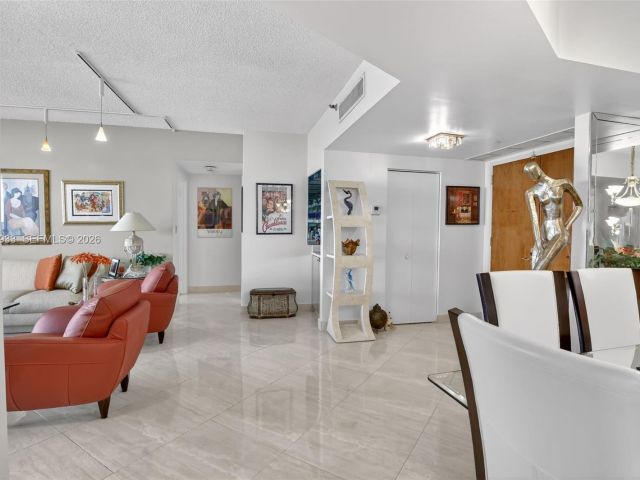 Продажа квартиры #2403 - фото 7503111