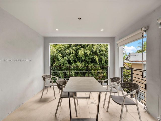 Дом в аренду по адресу 1134 71st St 1 - фото 7469002