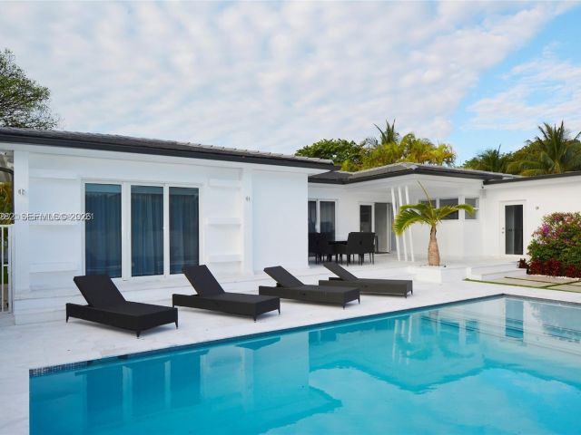 Дом в аренду по адресу 880 N Venetian Dr - фото 7468974