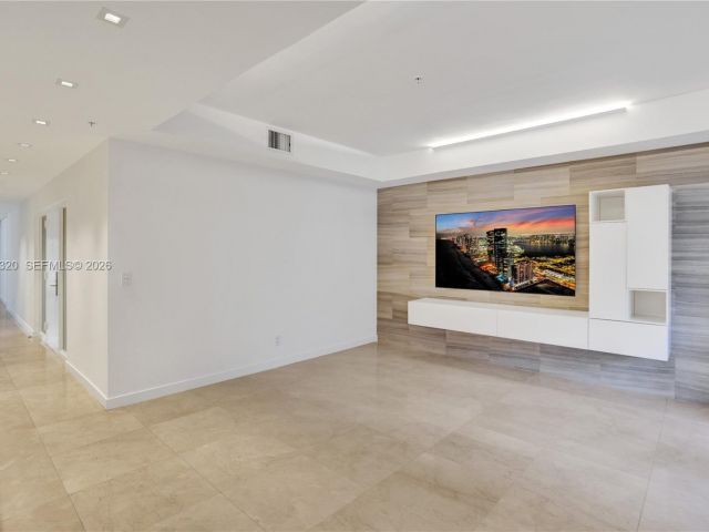 Продажа дома по адресу 1415 Sunset Harbour Dr 202 - фото 7468266