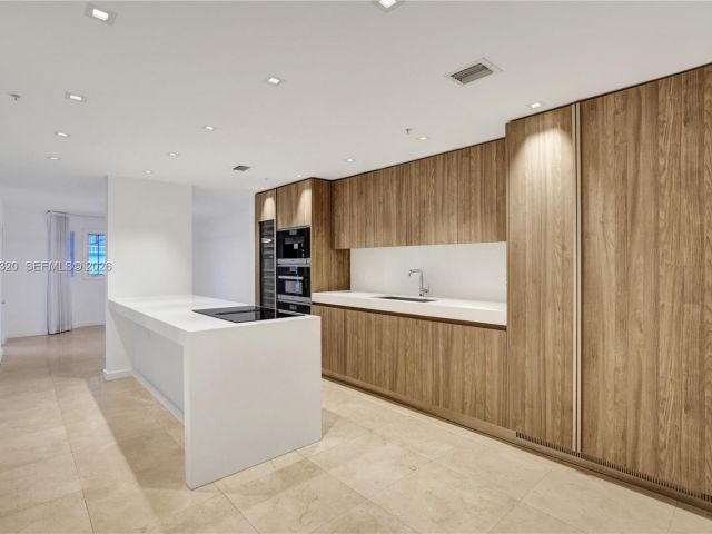 Продажа дома по адресу 1415 Sunset Harbour Dr 202 - фото 7468271