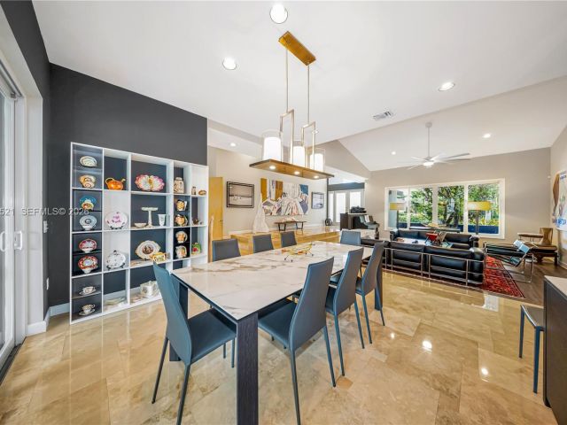 Продажа дома по адресу 10101 SW 145th St - фото 7463894