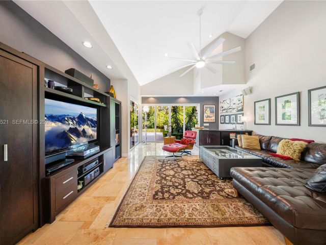 Продажа дома по адресу 10101 SW 145th St - фото 7463897