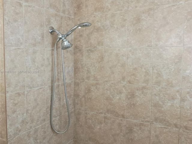 Дом в аренду по адресу 2346 SW 20th St - фото 7516742