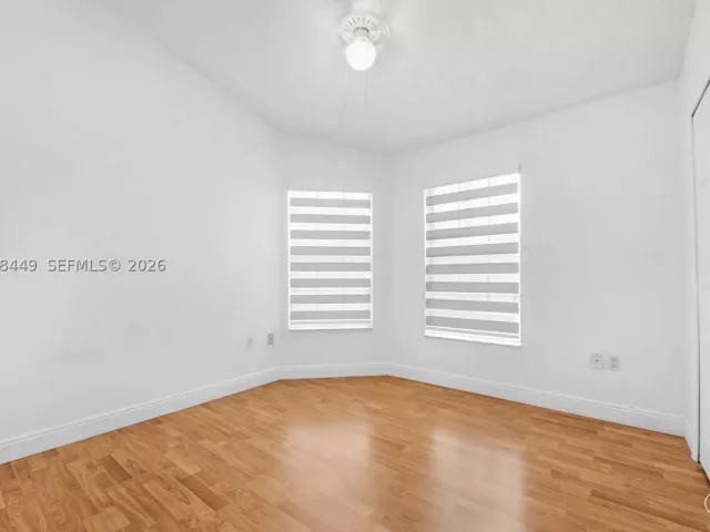 Продажа дома по адресу 2020 SE 5th Pl - фото 9287736
