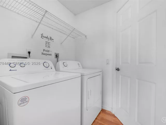 Продажа дома по адресу 2020 SE 5th Pl - фото 9287739