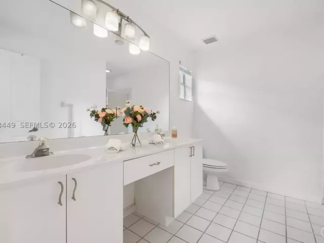 Продажа дома по адресу 2020 SE 5th Pl - фото 9287729