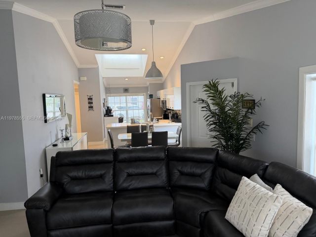 Продажа дома по адресу 10285 Allegro Dr - фото 7453426