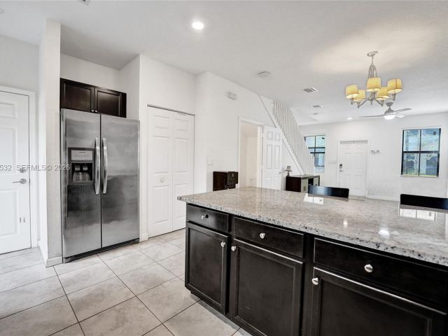 Продажа дома по адресу 1609 SW 28th St - фото 7534853