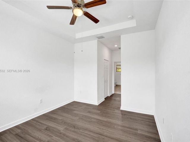 Продажа дома по адресу 1609 SW 28th St - фото 7534860