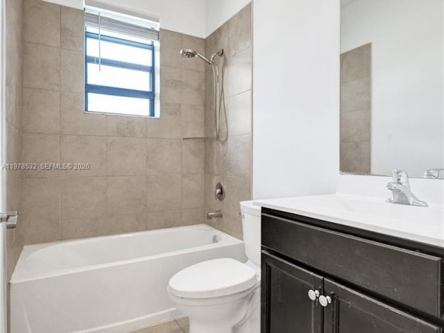 Продажа дома по адресу 1609 SW 28th St - фото 7534864