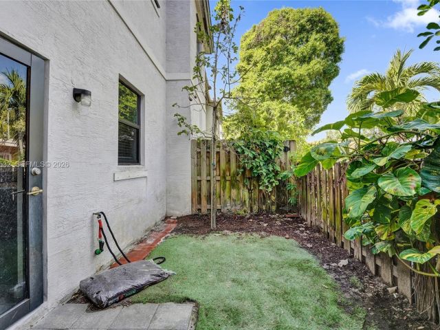 Продажа дома по адресу 1609 SW 28th St - фото 7534866