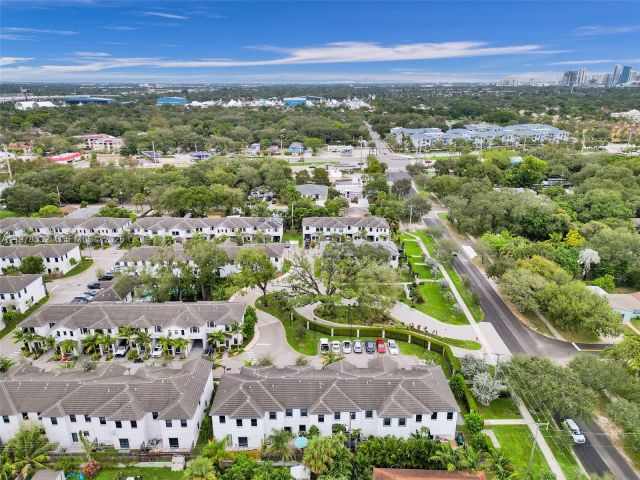 Продажа дома по адресу 1609 SW 28th St - фото 7534868