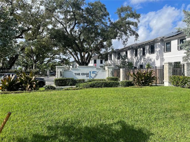 Продажа дома по адресу 1609 SW 28th St - фото 7534869