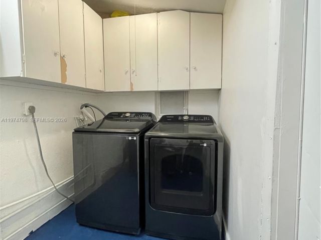 Продажа дома по адресу 204 SW 7th Ave - фото 7462045