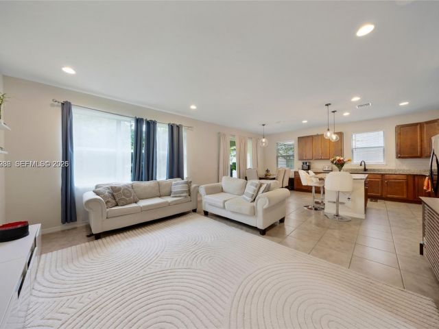 Дом в аренду по адресу 932 Banyan Dr # - фото 7472834