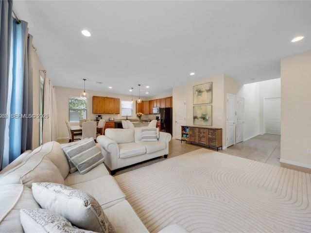 Дом в аренду по адресу 932 Banyan Dr # - фото 7472836