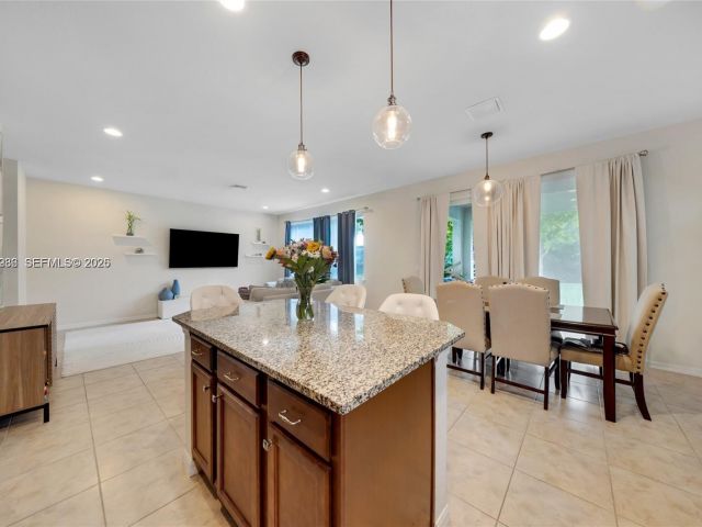 Дом в аренду по адресу 932 Banyan Dr # - фото 7472840