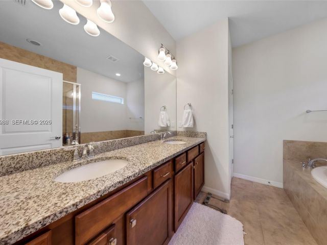 Дом в аренду по адресу 932 Banyan Dr # - фото 7472847