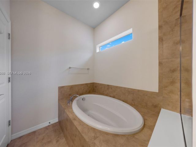 Дом в аренду по адресу 932 Banyan Dr # - фото 7472848