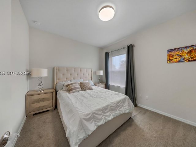 Дом в аренду по адресу 932 Banyan Dr # - фото 7472849