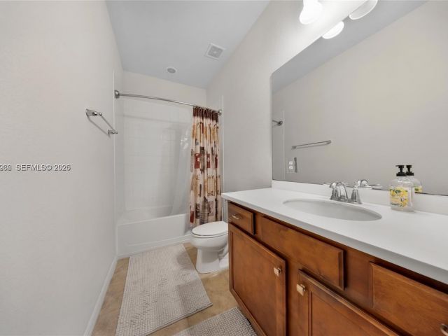 Дом в аренду по адресу 932 Banyan Dr # - фото 7472851