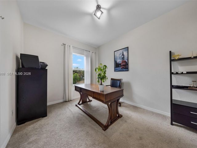 Дом в аренду по адресу 932 Banyan Dr # - фото 7472852