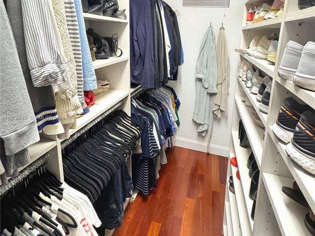 Продажа дома по адресу 229 SW 9th Ave - фото 7481603