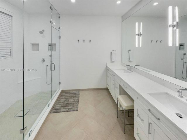 Продажа дома по адресу 229 SW 9th Ave - фото 7481604