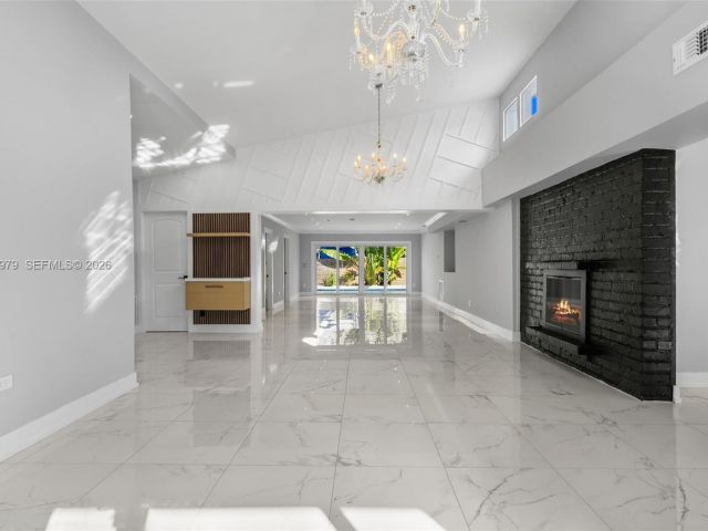 Дом в аренду по адресу 1519 Biarritz Dr (avail ASAP) - фото 7468731