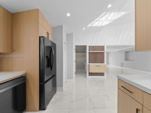 Дом в аренду по адресу 1519 Biarritz Dr (avail ASAP) - фото 7468735