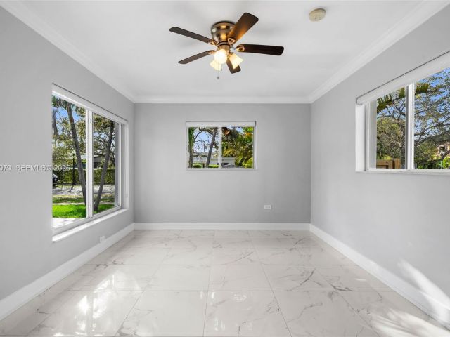 Дом в аренду по адресу 1519 Biarritz Dr (avail ASAP) - фото 7468737