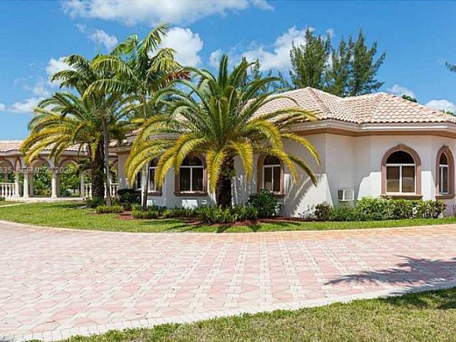 Продажа дома по адресу 21579 Cartagena Dr - фото 7453372