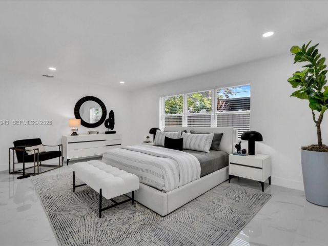 Продажа дома по адресу 20 NE 29TH ST - фото 7451542