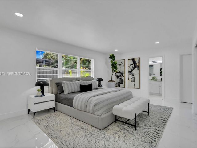 Продажа дома по адресу 20 NE 29TH ST - фото 7451543