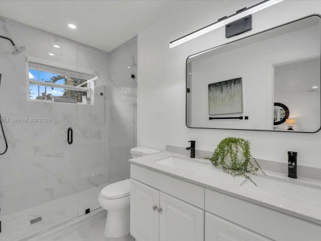 Продажа дома по адресу 20 NE 29TH ST - фото 7451544