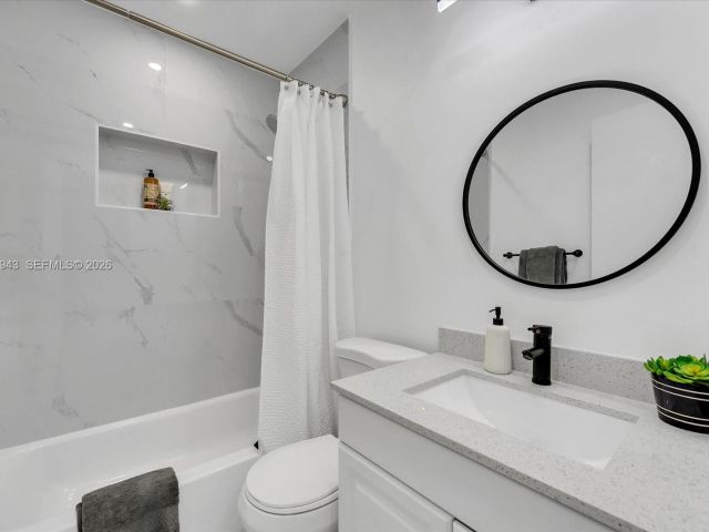 Продажа дома по адресу 20 NE 29TH ST - фото 7451547