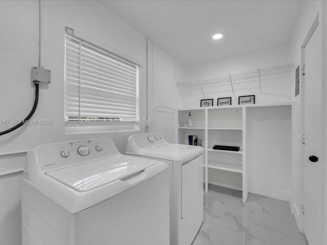 Продажа дома по адресу 20 NE 29TH ST - фото 7451550