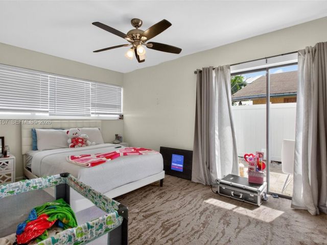 Дом в аренду по адресу 268 SE 8th Ave - фото 7486742