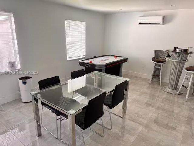 Продажа дома по адресу 1904 SW 28th St - фото 7483009