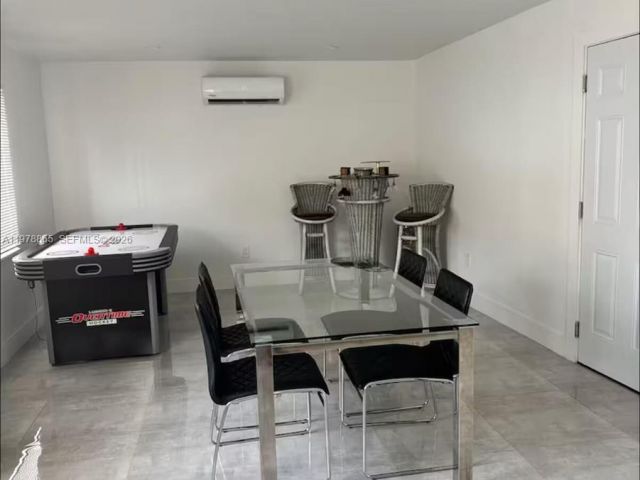 Продажа дома по адресу 1904 SW 28th St - фото 7483010