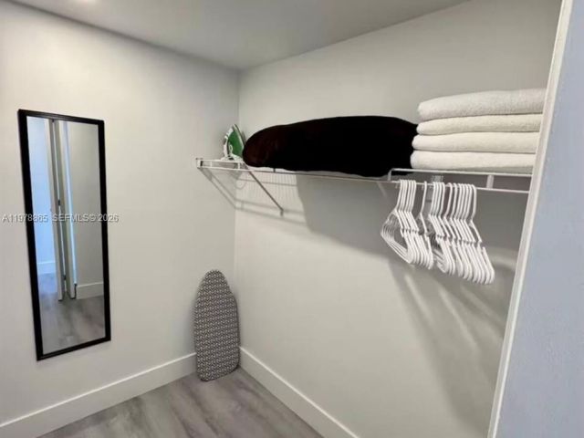 Продажа дома по адресу 1904 SW 28th St - фото 7483017