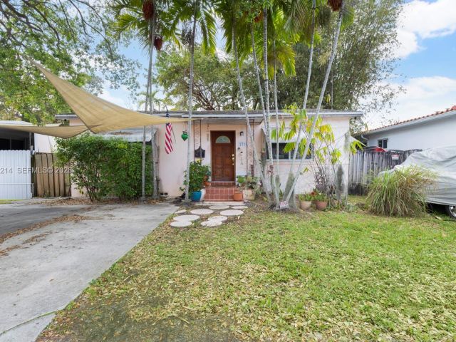 Продажа дома по адресу 2710 SW 28th Ct - фото 7520896