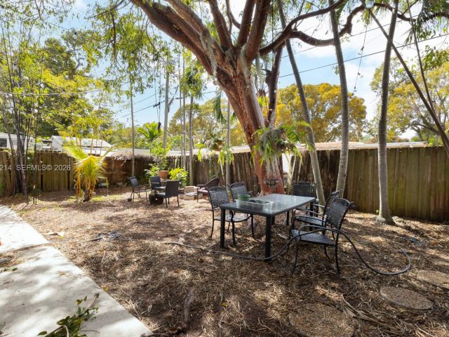 Продажа дома по адресу 2710 SW 28th Ct - фото 7520899