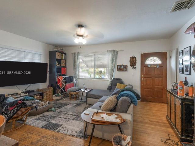 Продажа дома по адресу 2710 SW 28th Ct - фото 7520901